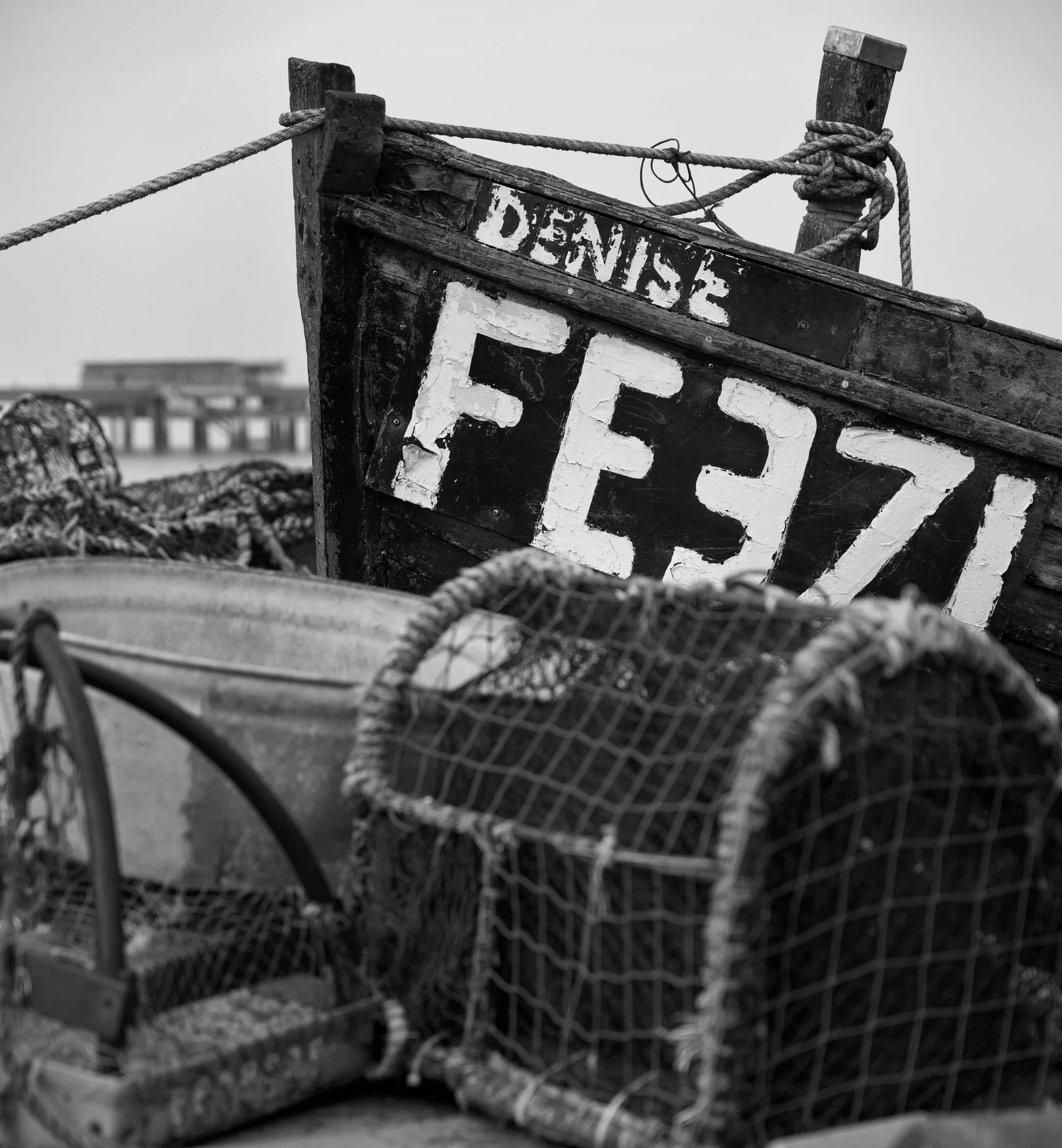 FE371 boat Deal beach