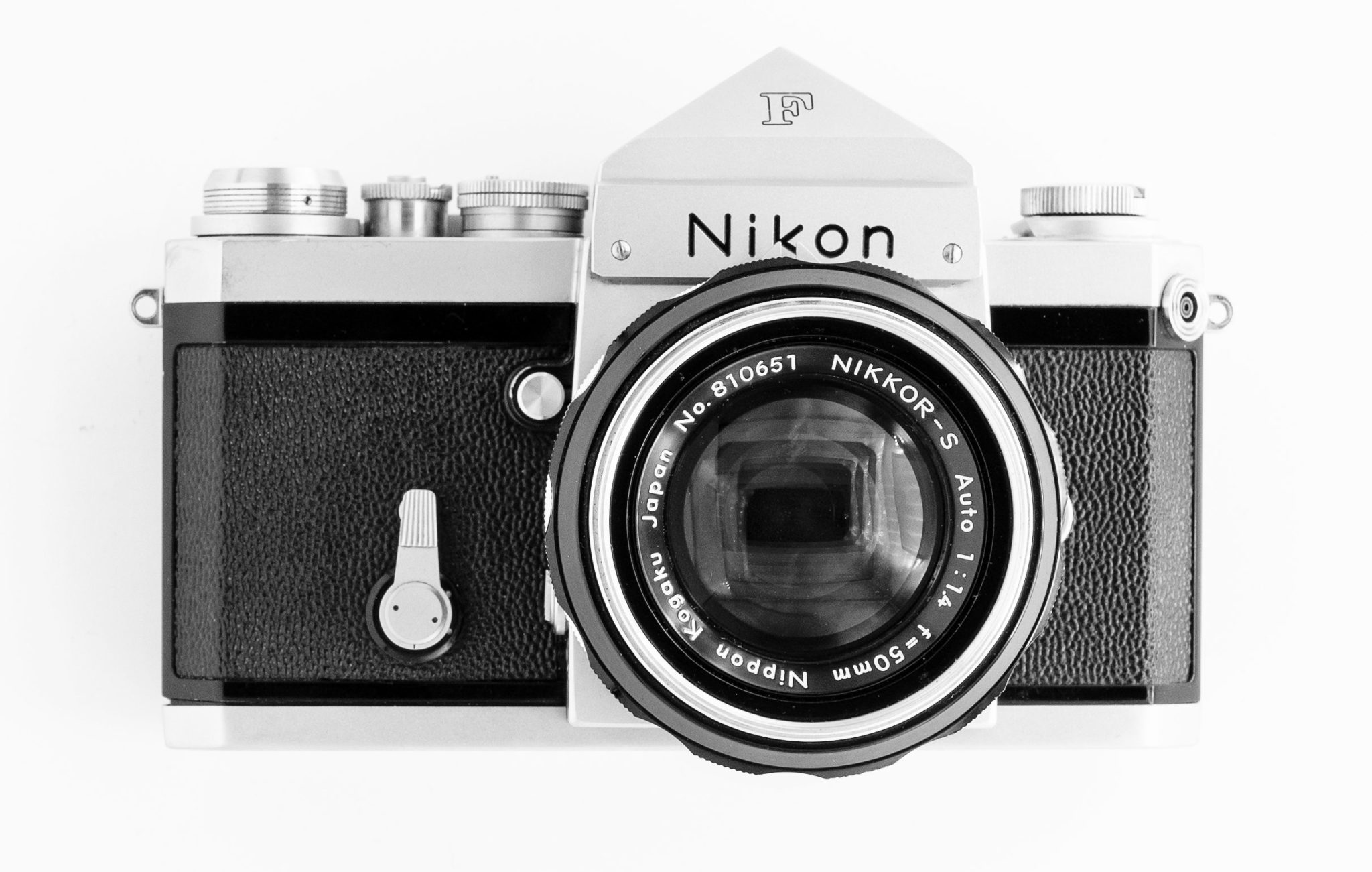 nikon-film-cameras-in-the-movies-a-flash-of-darkness