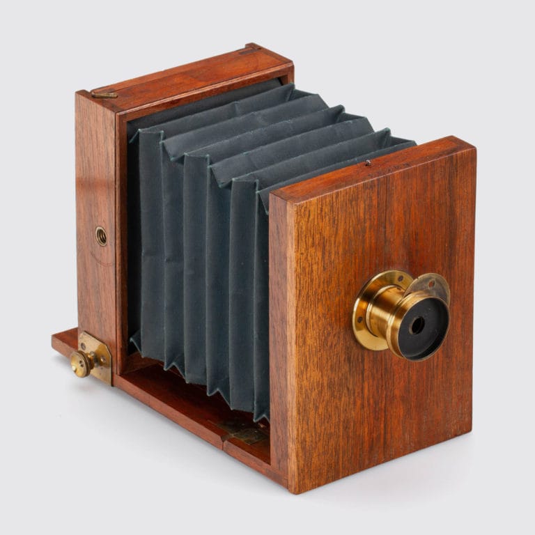 Early Cameras, a Timeline A Flash Of Darkness